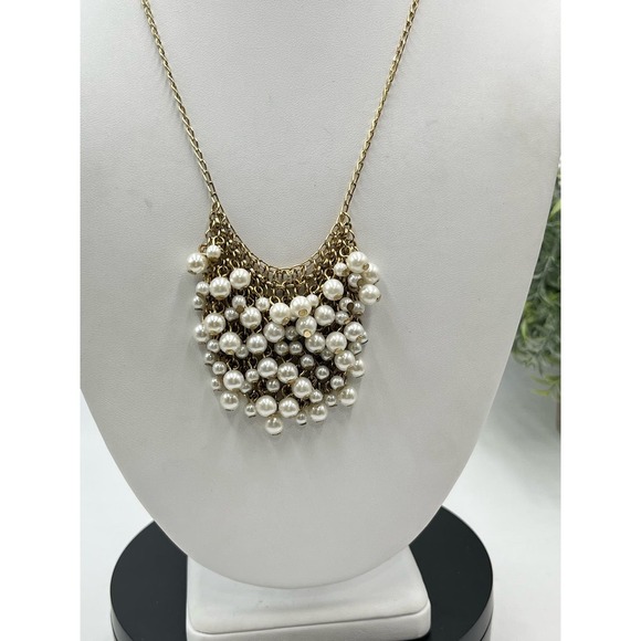 J. Crew White Pearl Center Cluster Bib Bridal Wedding Classic Dangle Necklace - Picture 2 of 13
